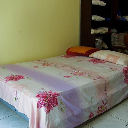 Birbili Youth Guest House Atenas Exterior foto