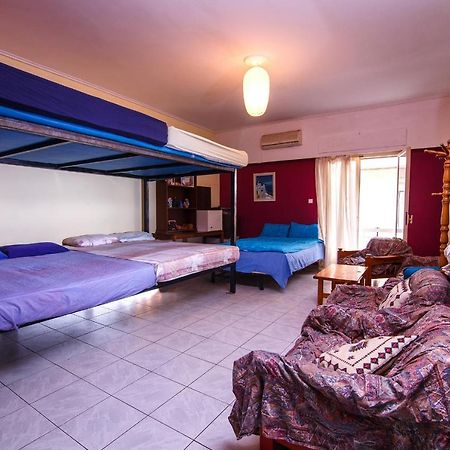 Birbili Youth Guest House Atenas Exterior foto